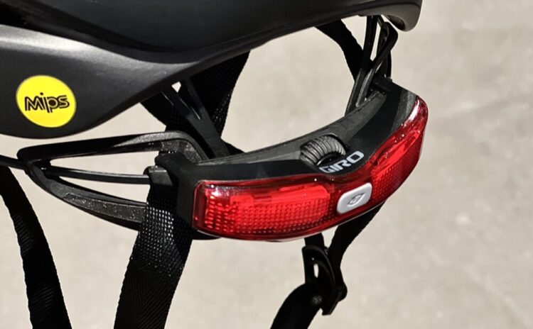 GIRO ヘルメット用リアライト ROC LOC 5 LED　実際の使用感と注意点
