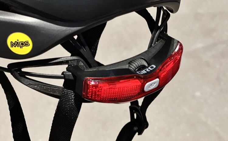 GIRO ヘルメット用リアライト ROC LOC 5 LED 実際の使用感と注意点
