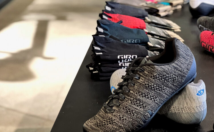 今が旬! 春のサイクリングにオススメしたいニットアイテム(GIRO EMPIRE KNITシューズ・XNETICグローブ)
